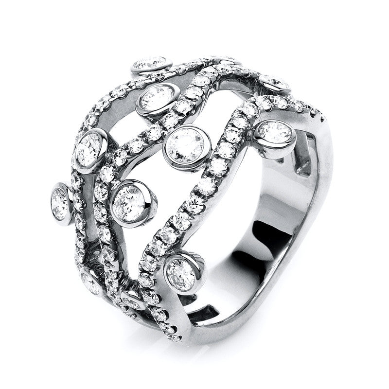 Ring    aus 750/-18 Karat Weißgold mit 77 Diamanten 1