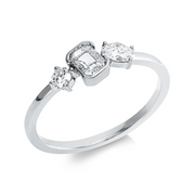 Ring    aus 750/-18 Karat Weißgold mit 3 Diamanten 0