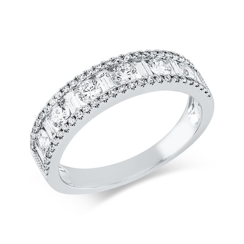 Ring    aus 750/-18 Karat Weißgold mit 67 Diamanten 0