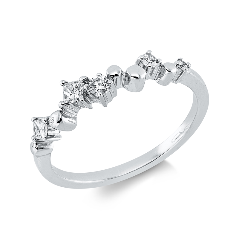 Ring    aus 750/-18 Karat Weißgold mit 5 Diamanten 0