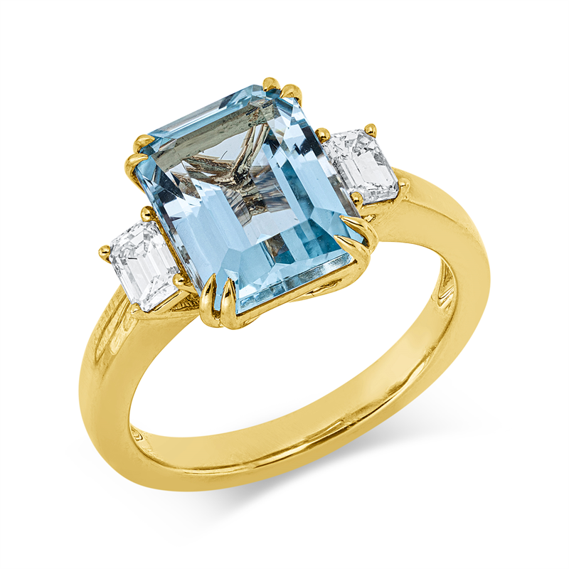 Ring mit Aquamarin  aus 750/-18 Karat Gelbgold mit 2 Diamanten 0