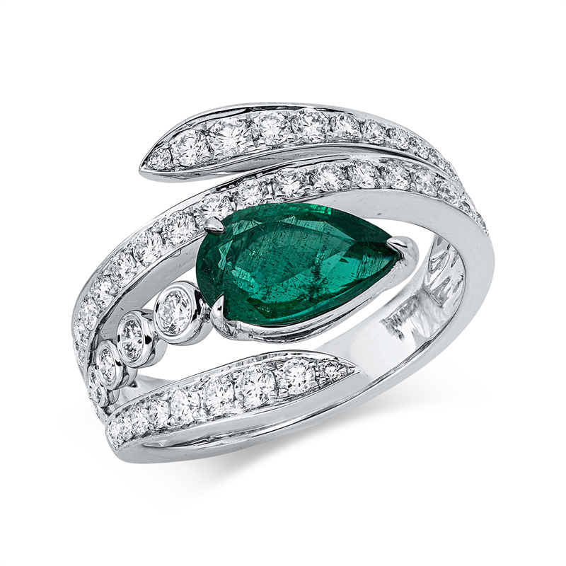 Ring mit Smaragd  aus 750/-18 Karat Weißgold mit 44 Diamanten 0