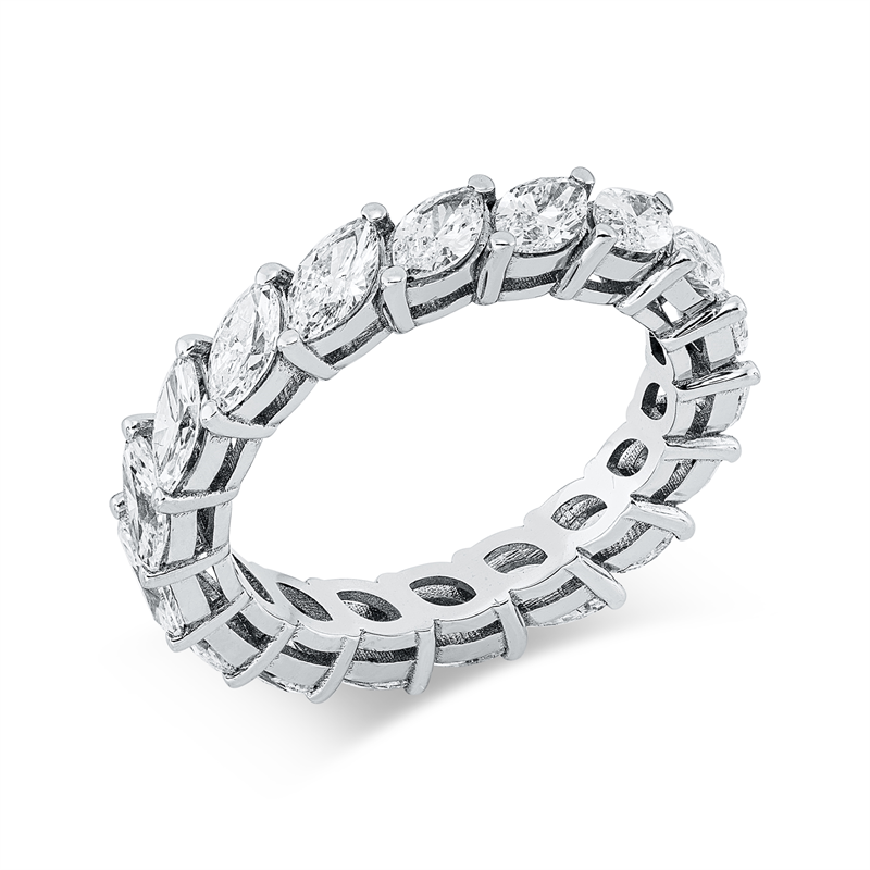Ring    aus 750/-18 Karat Weißgold mit 18 Diamanten 2