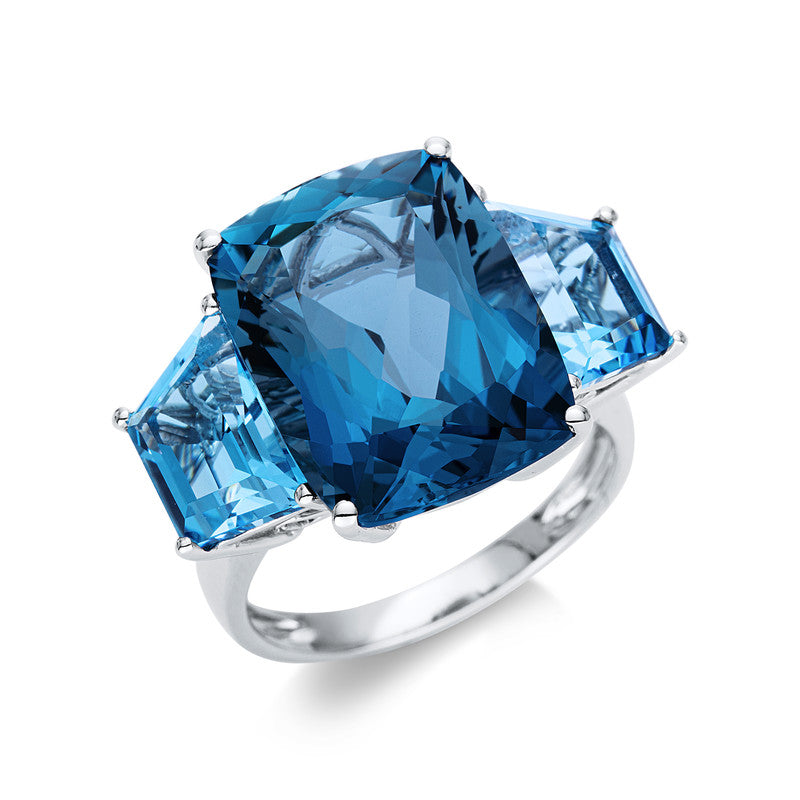 Ring mit Blautopas  aus 750/-18 Karat Weißgold  