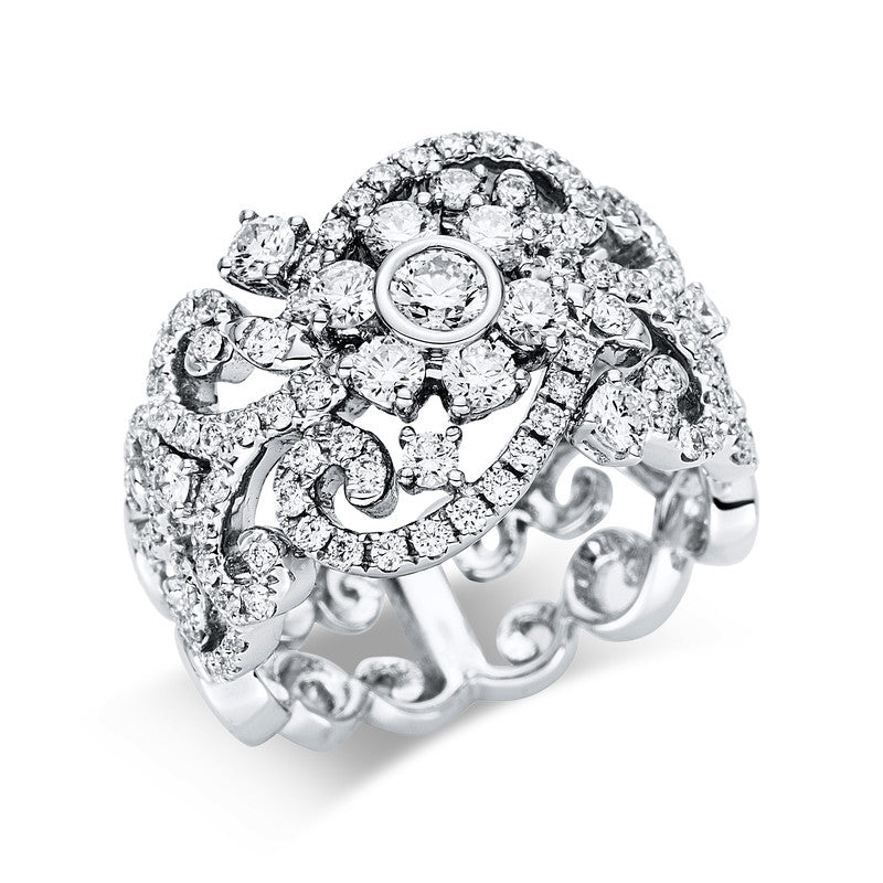 Ring    aus 750/-18 Karat Weißgold mit 121 Diamanten 1