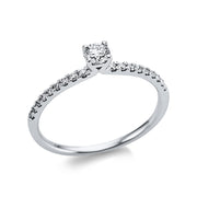 Ring    aus 750/-18 Karat Weißgold mit 19 Diamanten 0