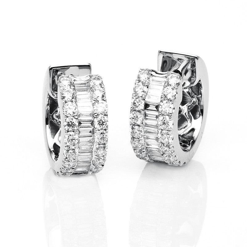 Creolen    aus 750/-18 Karat Weißgold mit 70 Diamanten 0