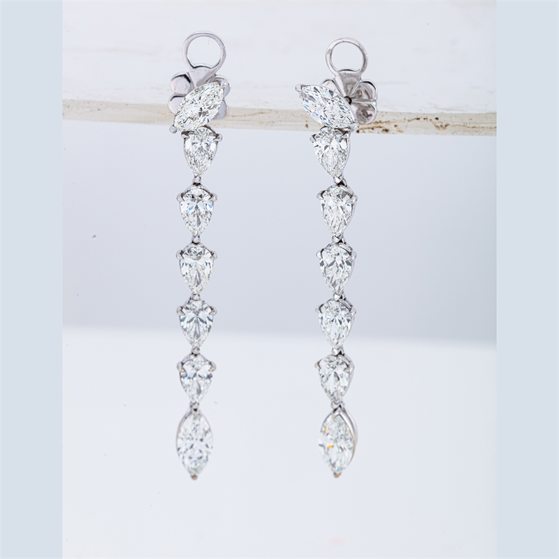 Ohrstecker    aus 750/-18 Karat Weißgold mit 14 Diamanten 8