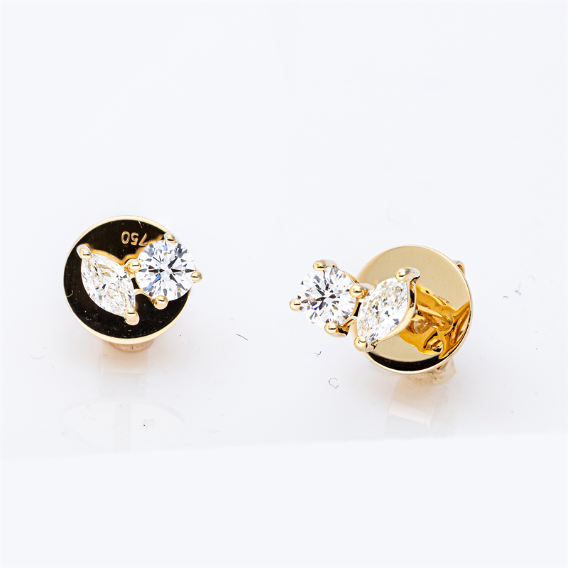 Ohrstecker    aus 750/-18 Karat Gelbgold mit 4 Diamanten 0