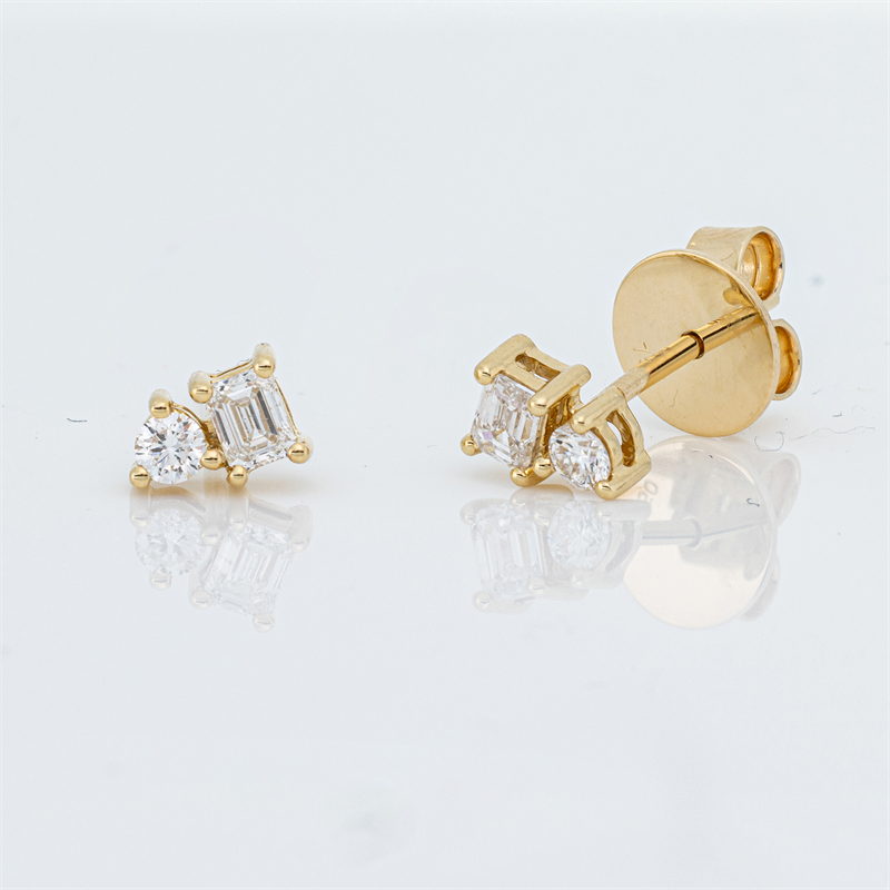 Ohrstecker    aus 750/-18 Karat Gelbgold mit 4 Diamanten 0