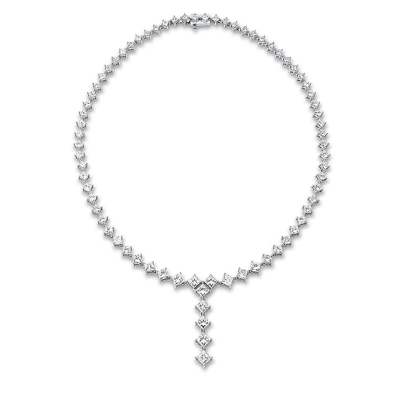 Collier    aus 750/-18 Karat Weißgold mit 71 Diamanten 24