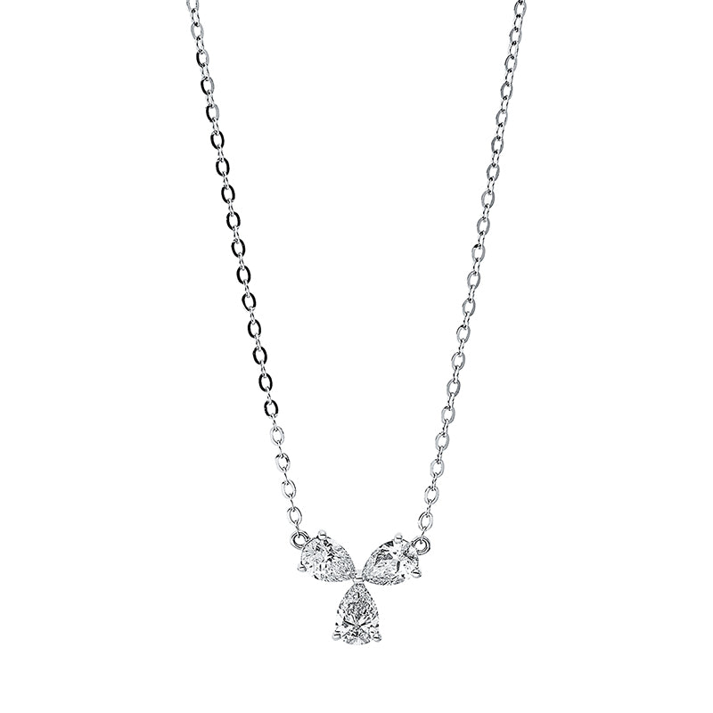 Collier    aus 750/-18 Karat Weißgold mit 3 Diamanten 1