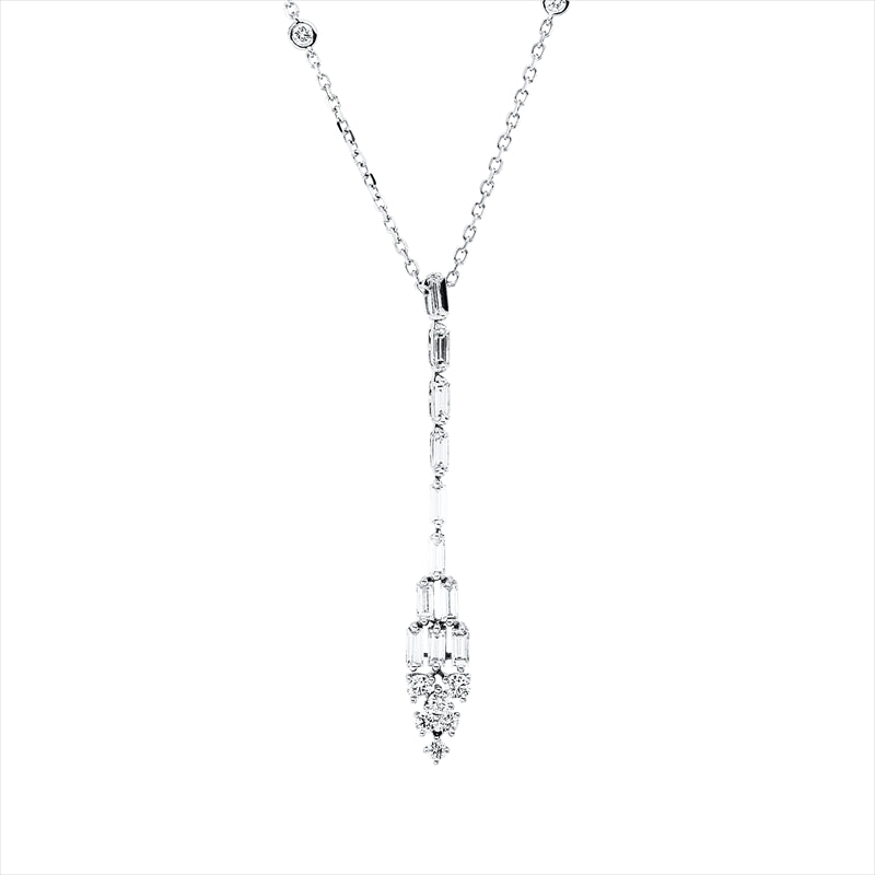 Collier    aus 750/-18 Karat Weißgold mit 19 Diamanten 1