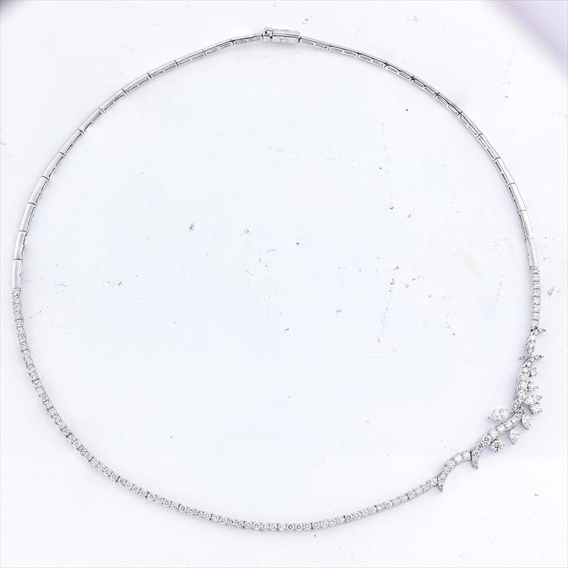 Collier    aus 750/-18 Karat Weißgold mit 115 Diamanten 4