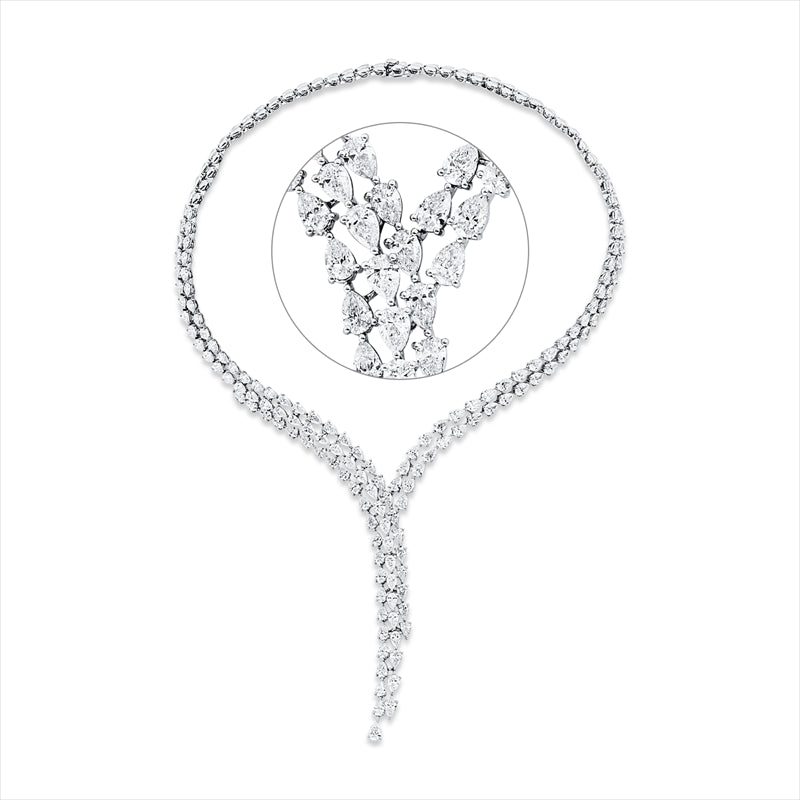 Collier    aus 750/-18 Karat Weißgold mit 140 Diamanten 25