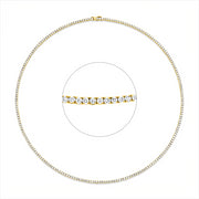 Collier    aus 750/-18 Karat Gelbgold mit 5 Diamanten 226 ct