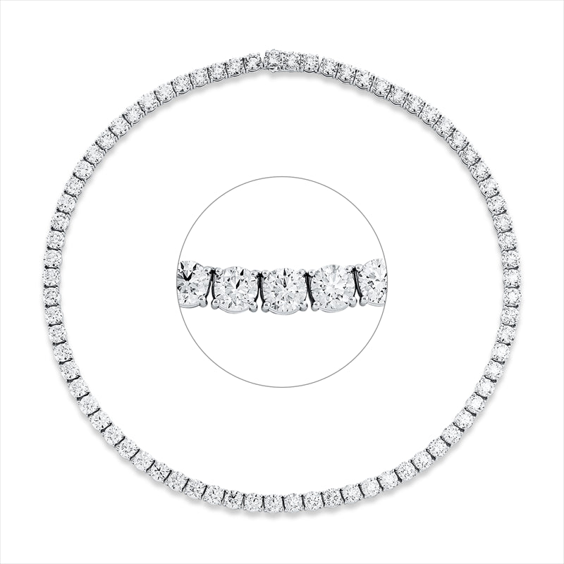 Collier    aus 750/-18 Karat Weißgold mit 74 Diamanten 44