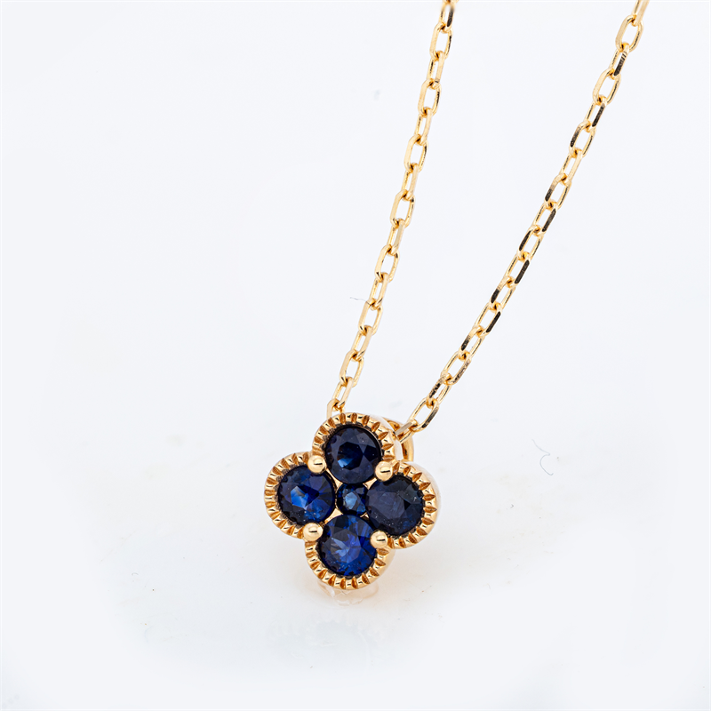 Collier mit Saphir  aus 750/-18 Karat Gelbgold  