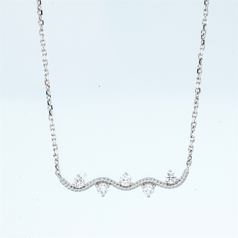 Collier    aus 750/-18 Karat Weißgold mit 5 Diamanten 0