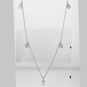 Collier    aus 750/-18 Karat Weißgold mit 5 Diamanten 0