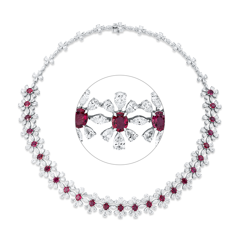 Collier mit Rubin  aus 750/-18 Karat Weißgold mit 230 Diamanten 20
