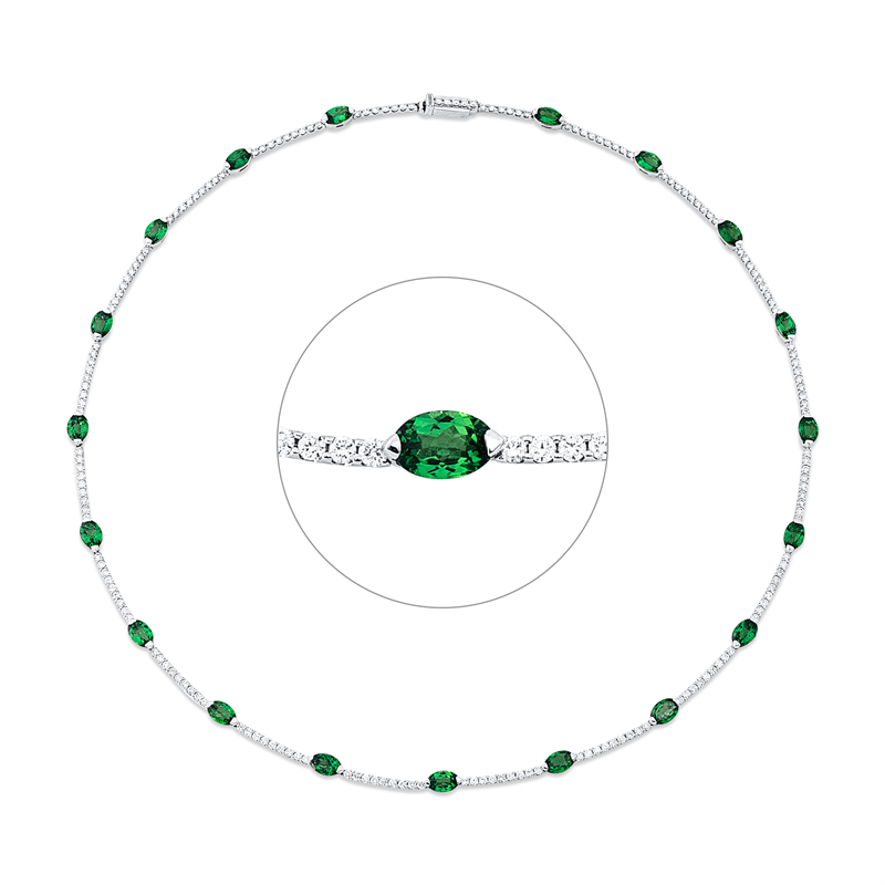 Collier mit Tsavorith  aus 750/-18 Karat Weißgold mit 180 Diamanten 3