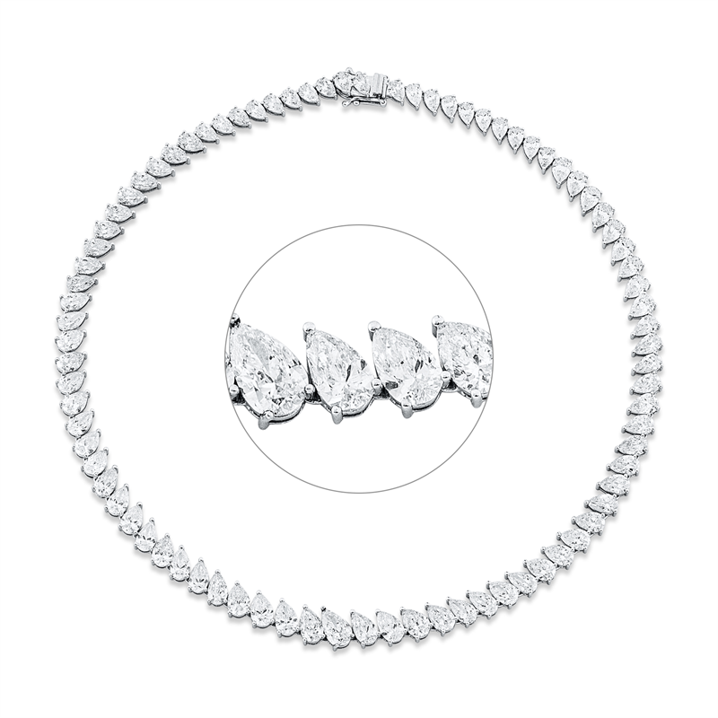 Collier    aus 750/-18 Karat Weißgold mit 83 Diamanten 39