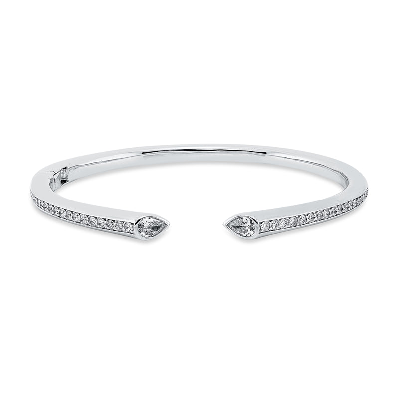 Armreif    aus 750/-18 Karat Weißgold mit 40 Diamanten 1