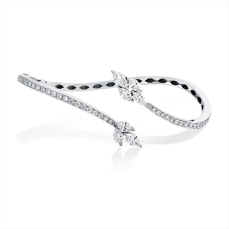 Armreif    aus 750/-18 Karat Weißgold mit 53 Diamanten 1