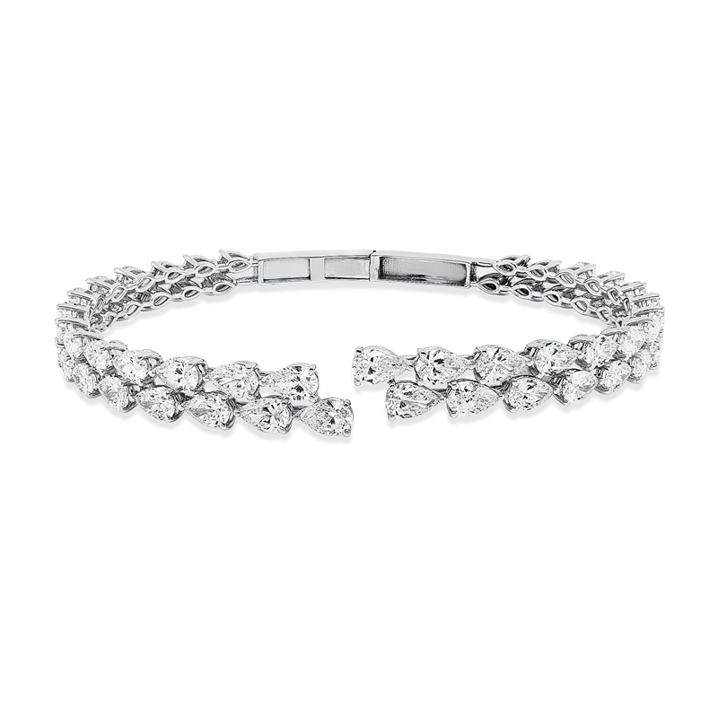 Armreif    aus 750/-18 Karat Weißgold mit 46 Diamanten 8
