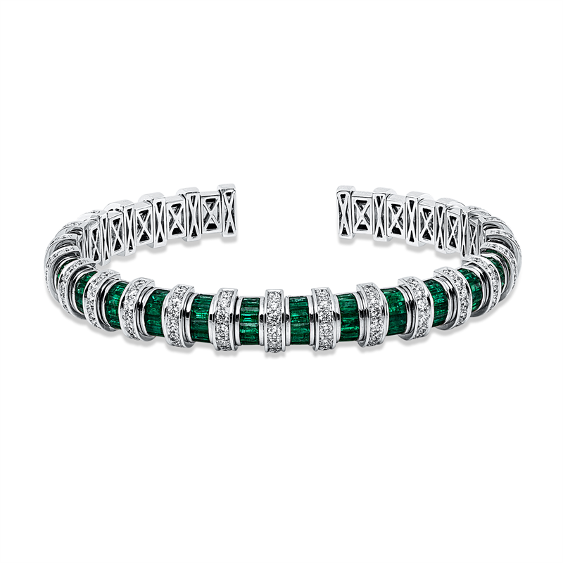 Armreif mit Smaragd  aus 750/-18 Karat Weißgold mit 133 Diamanten 1