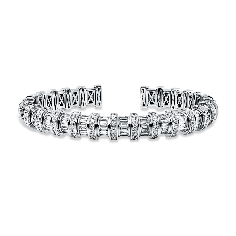 Armreif    aus 750/-18 Karat Weißgold mit 217 Diamanten 4