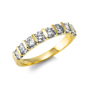 Ring    aus 750/-18 Karat Gelbgold mit 9 Diamanten 1 ct