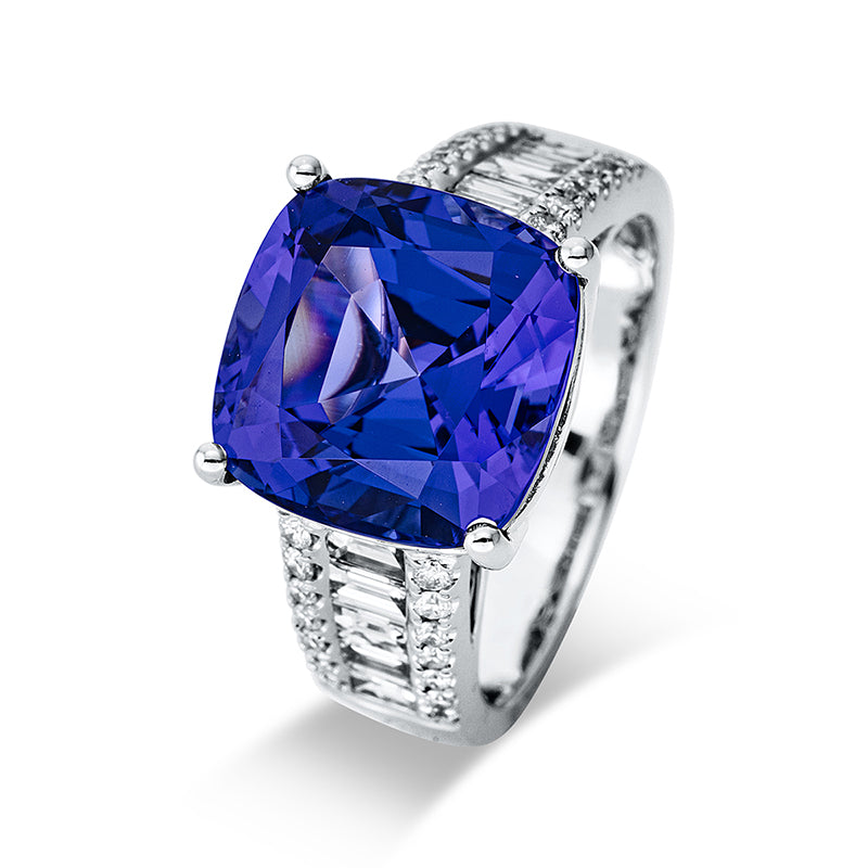 Ring mit Tansanit  aus 750/-18 Karat Weißgold mit 38 Diamanten 0