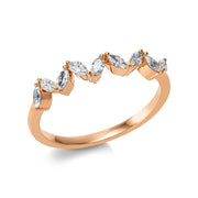 Ring    aus 750/-18 Karat Rotgold mit 9 Diamanten 0