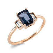 Ring mit Topas  aus 750/-18 Karat Rotgold mit 2 Diamanten 0