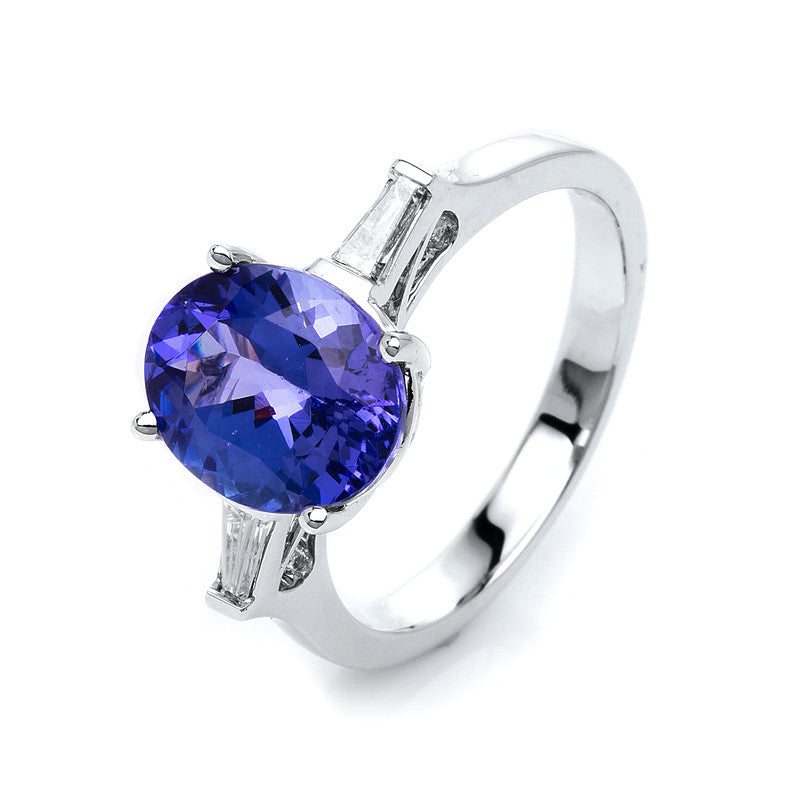 Ring mit Tansanit  aus 750/-18 Karat Weißgold mit 2 Diamanten 0