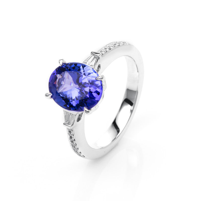 Ring mit Tansanit  aus 750/-18 Karat Weißgold mit 18 Diamanten 0