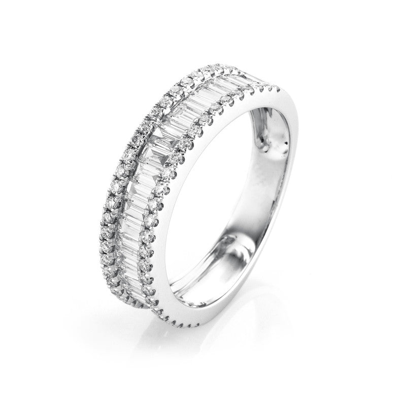 Ring aus Gold mit Diamanten - 1L244