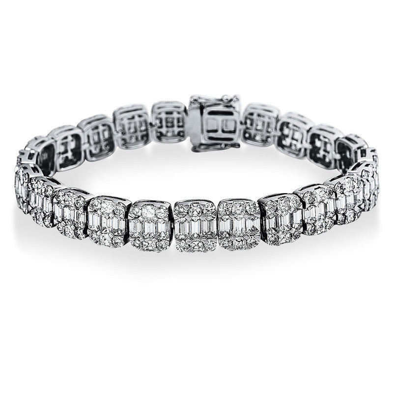 Armband    aus 750/-18 Karat Weißgold mit 212 Diamanten 17