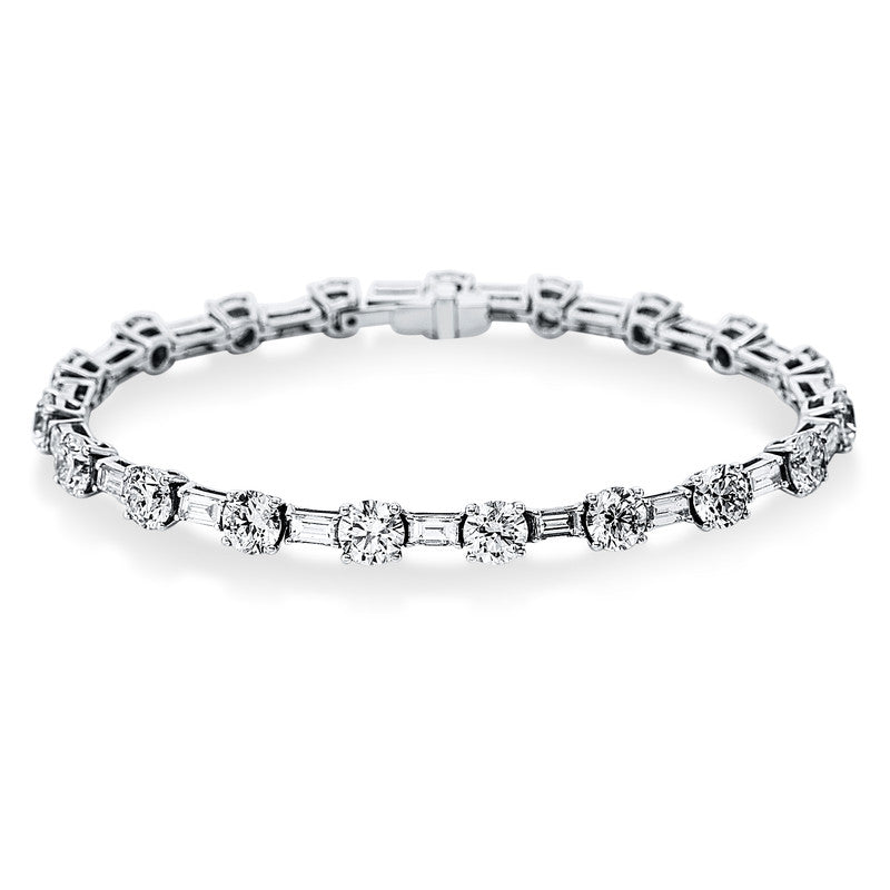Armband    aus 750/-18 Karat Weißgold mit 38 Diamanten 10